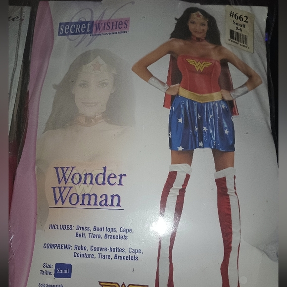 Deluxe Wonder Woman Costume S - Picture 2 of 3